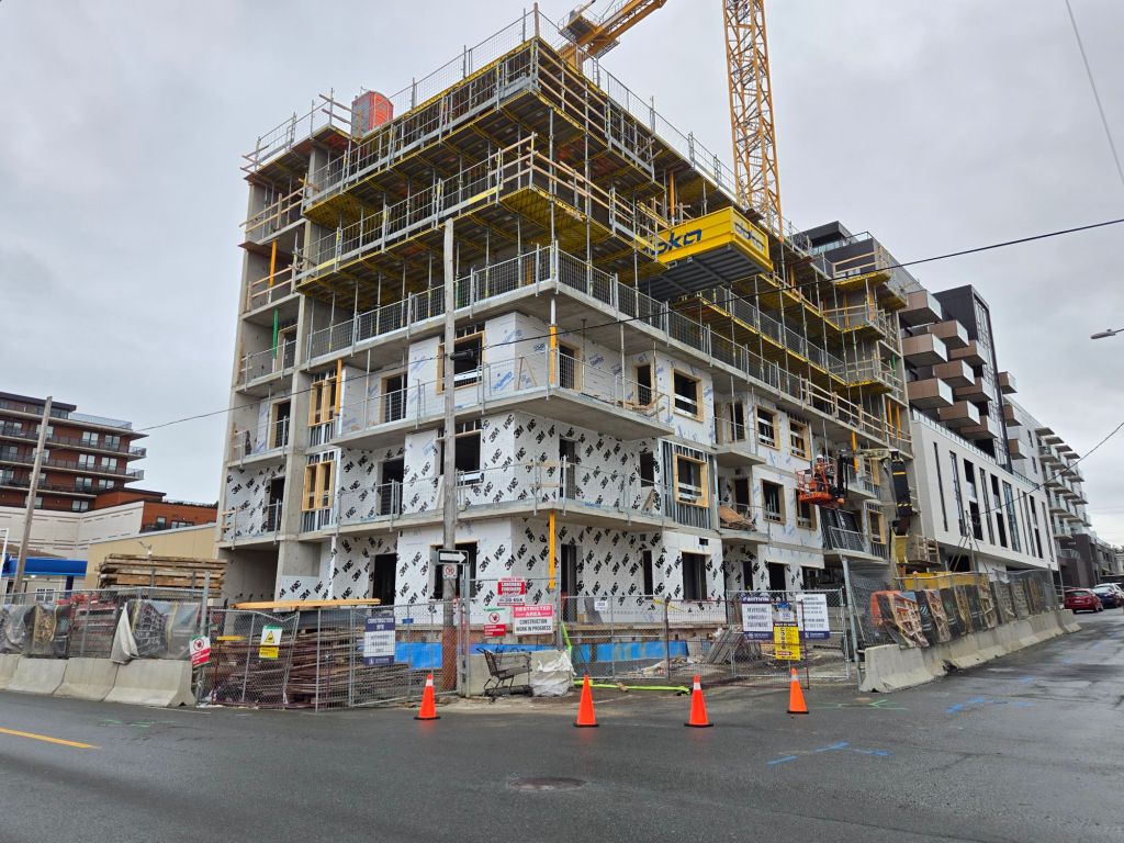 Admiral’s Corner Apartments