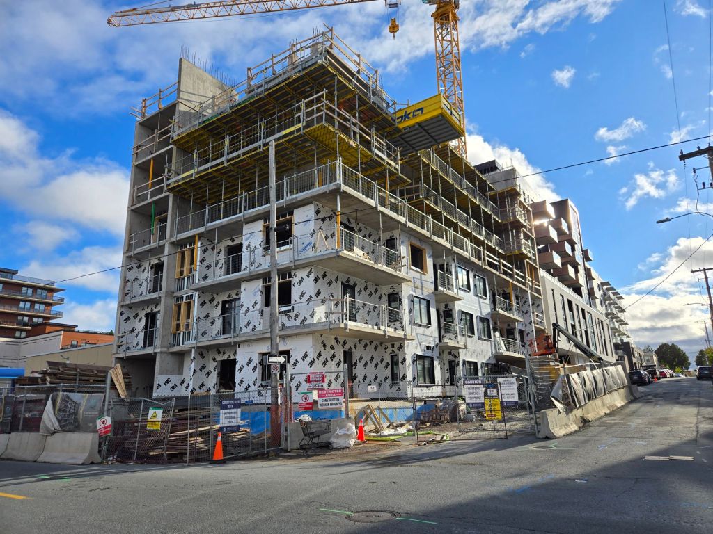 Admiral’s Corner Apartments