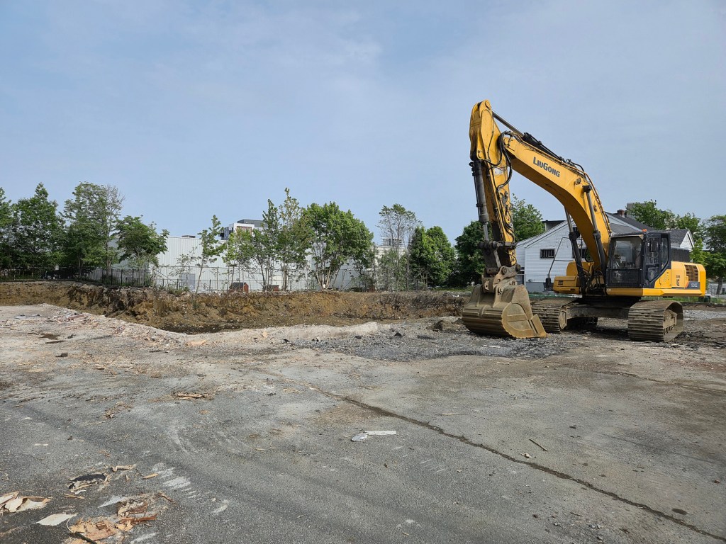 3453 Dutch Village&nbsp;Road